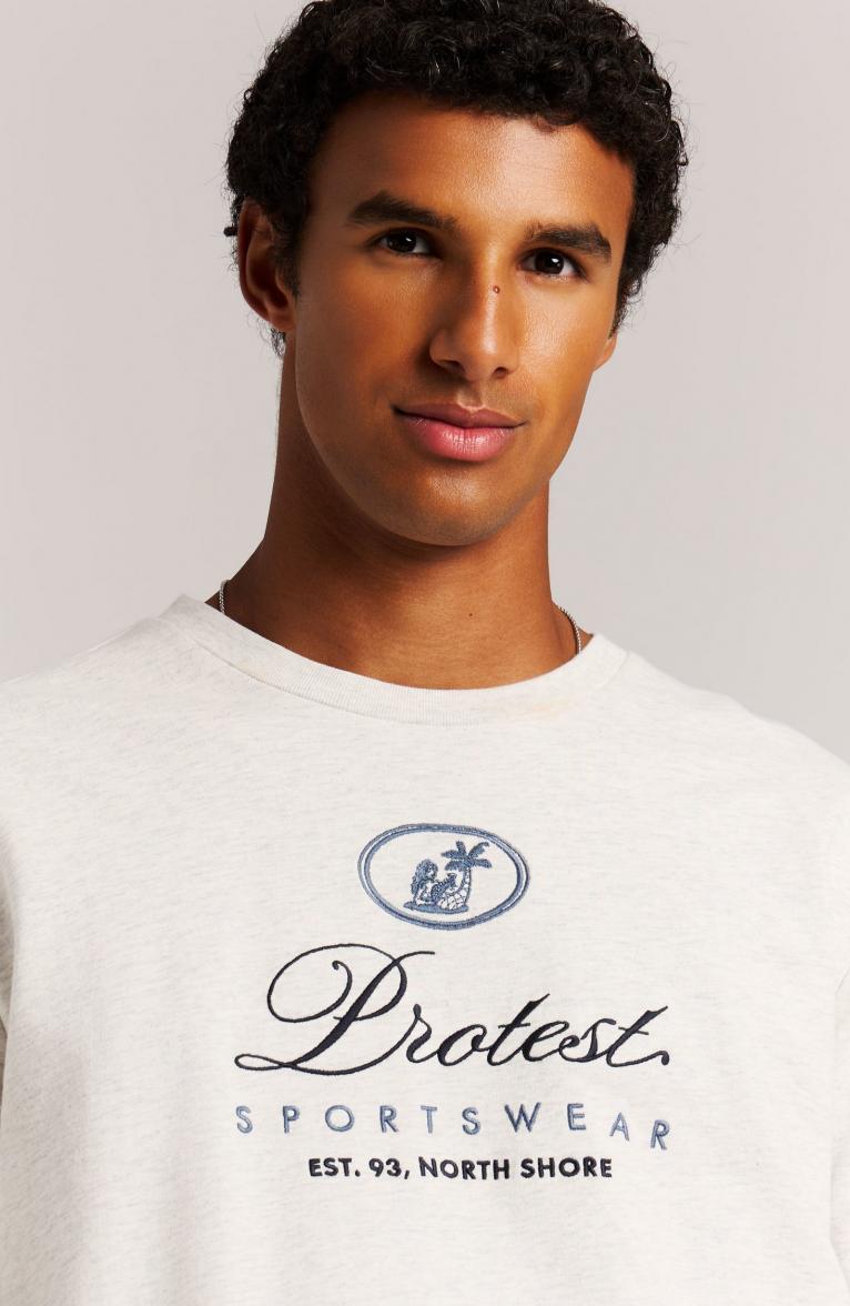 model-Yonis.-3957